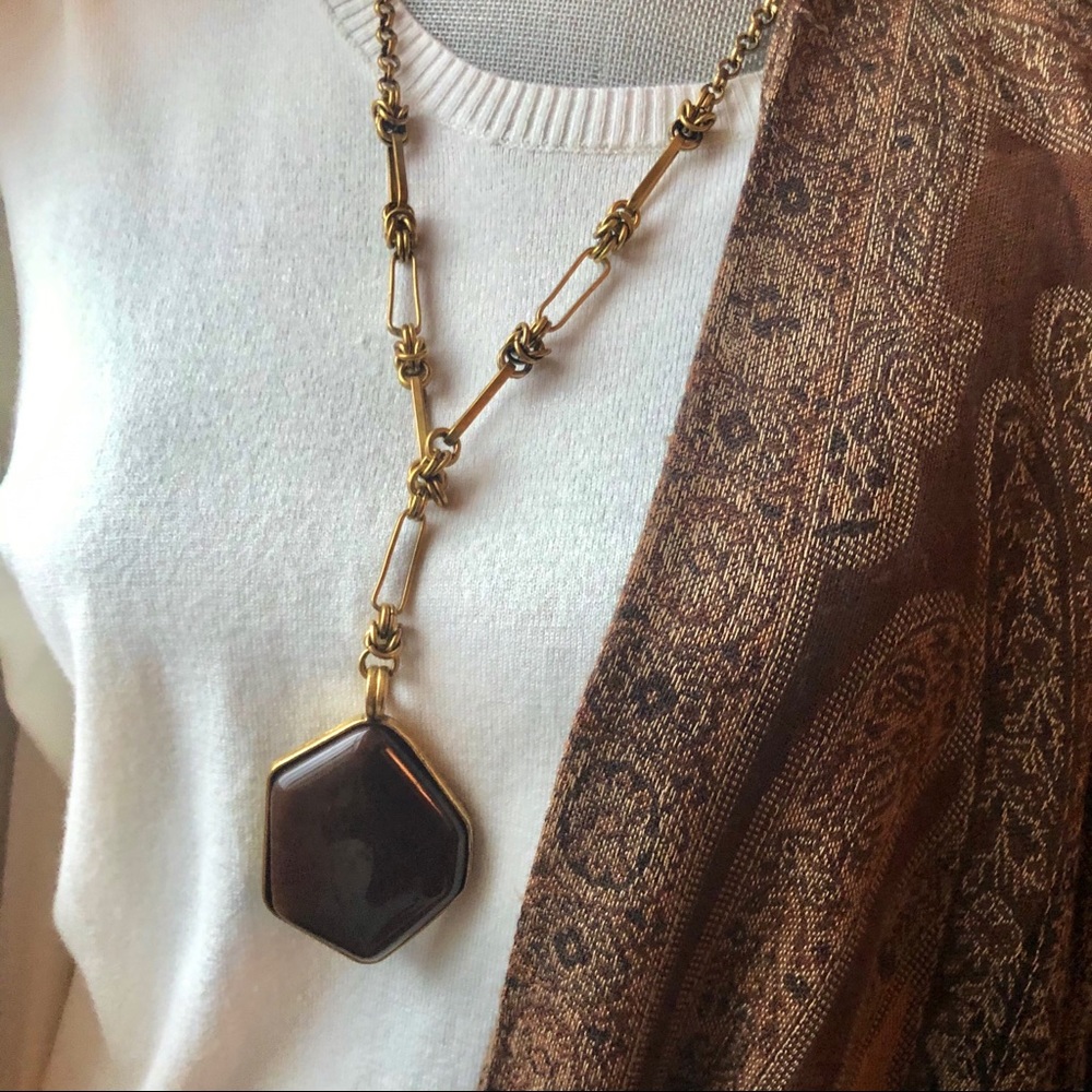 Large stone pendant brown w/ gold tone chain